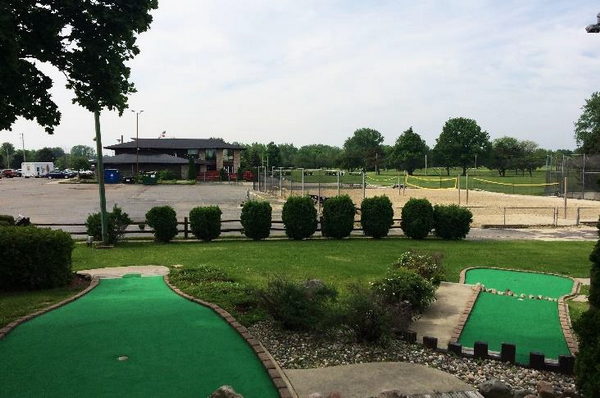Southmoor Golf Club Bar & Grill - Real Estate Listing Photo